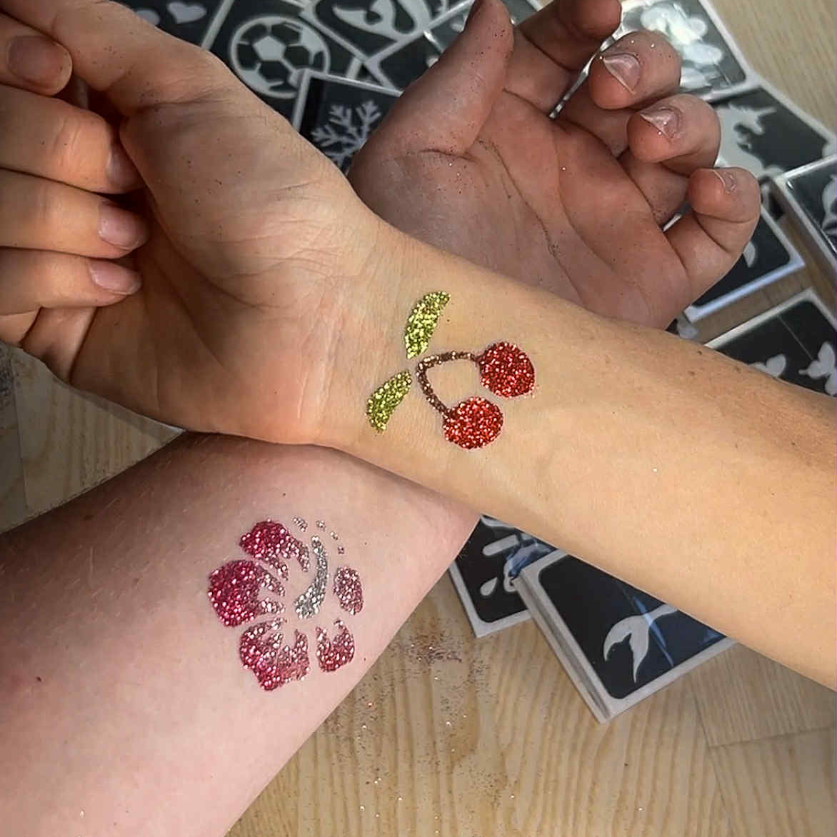 Glitter tätoveeringud